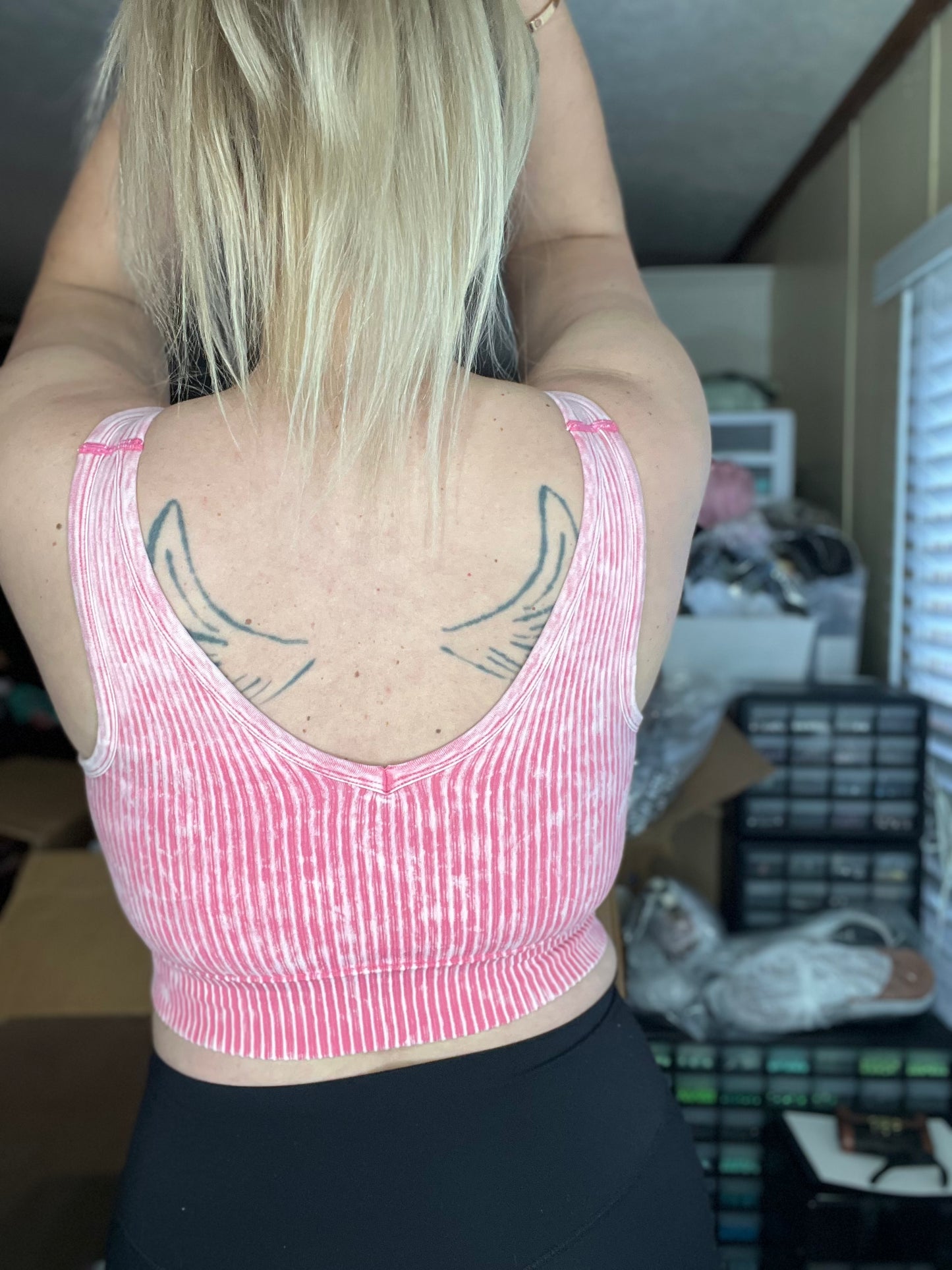 REVERSIBLE mineral washed ribbed crop tank - seamless • ASH PINK