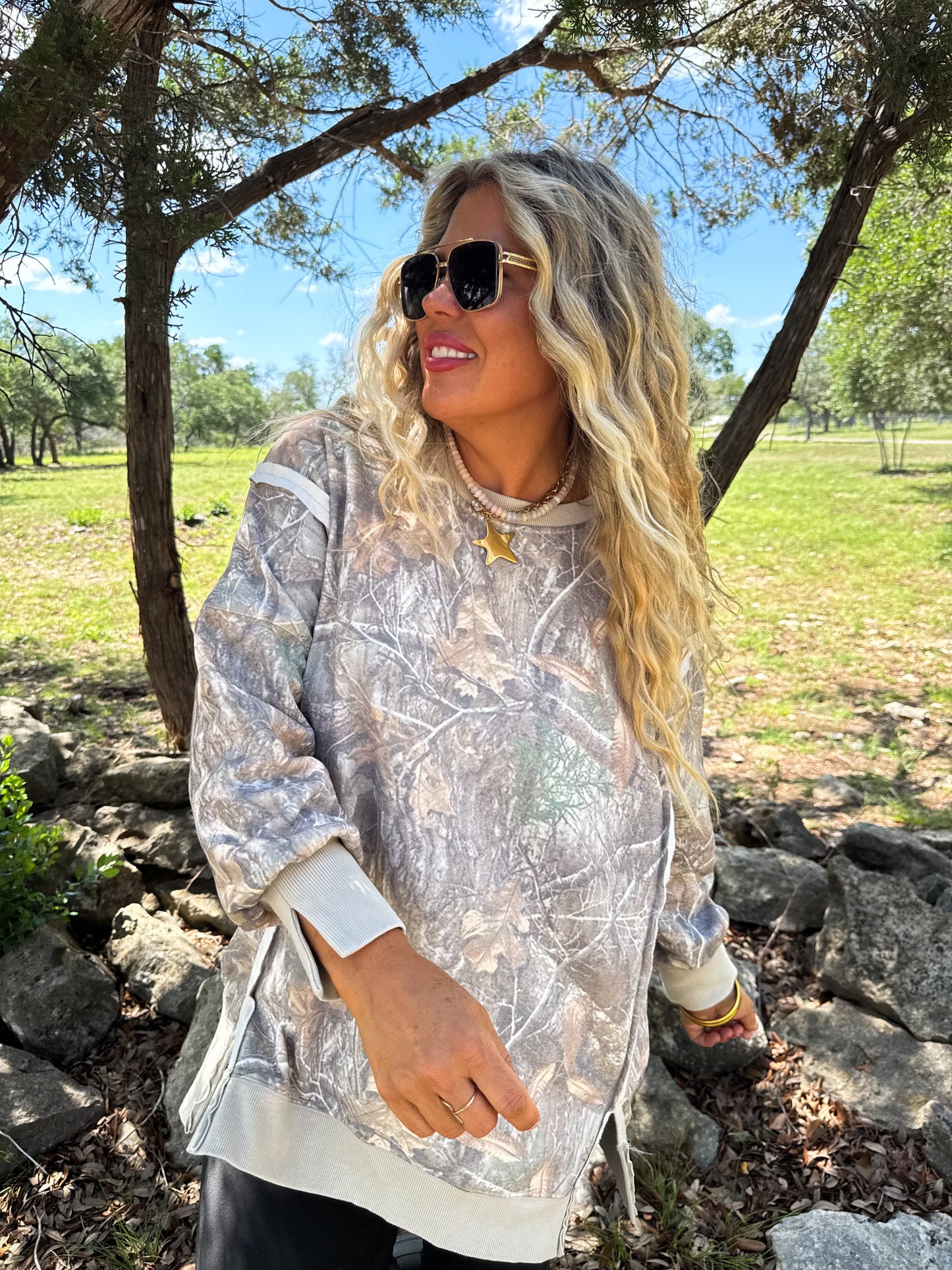 Camo classic crew pullover • Quick Ship