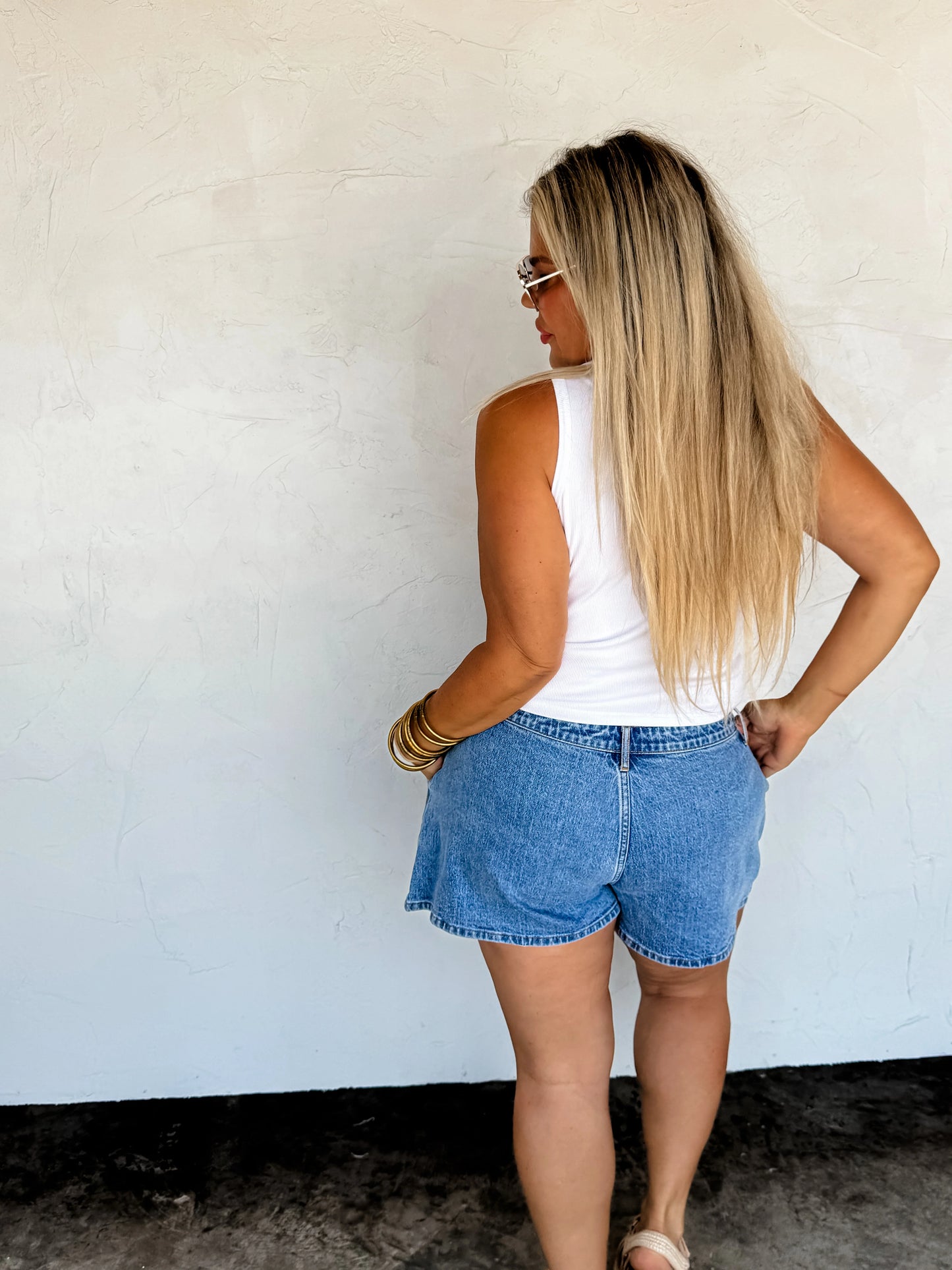 Sutton pleated shorts • Quick Ship