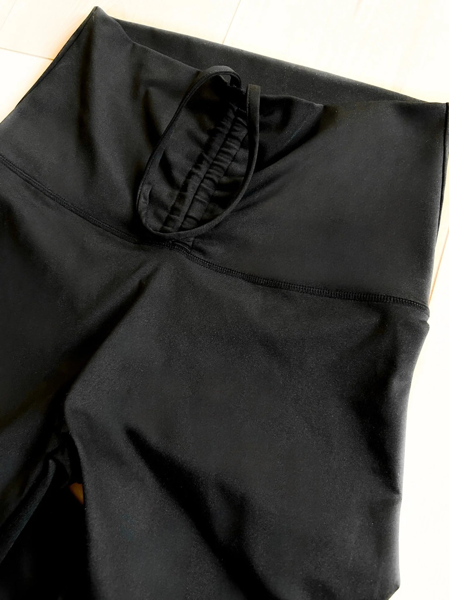 Curve & Contour scrunch compression leggings (2 colors)• Quick Ship