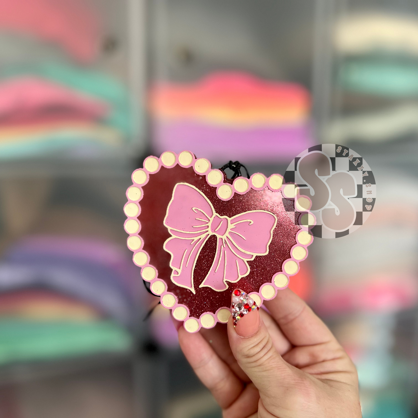 Pearl heart with bow freshie