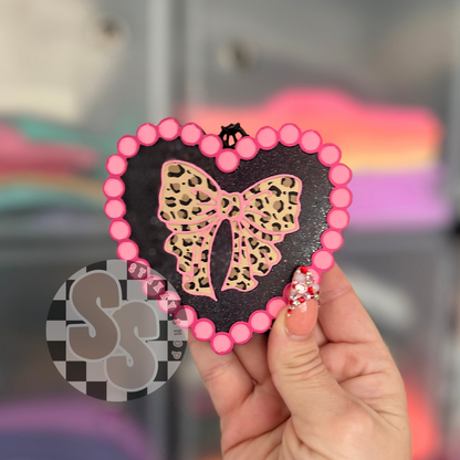 Pearl heart with bow freshie