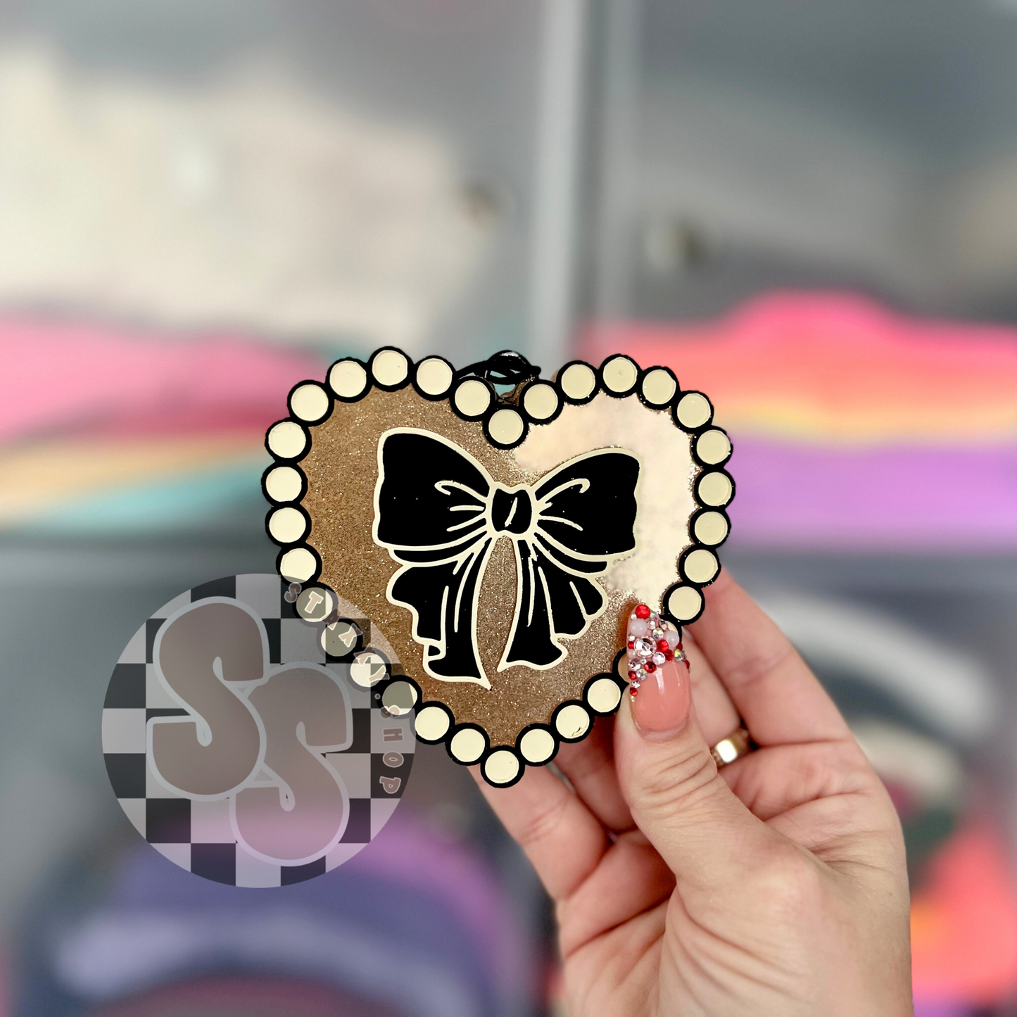 Pearl heart with bow freshie