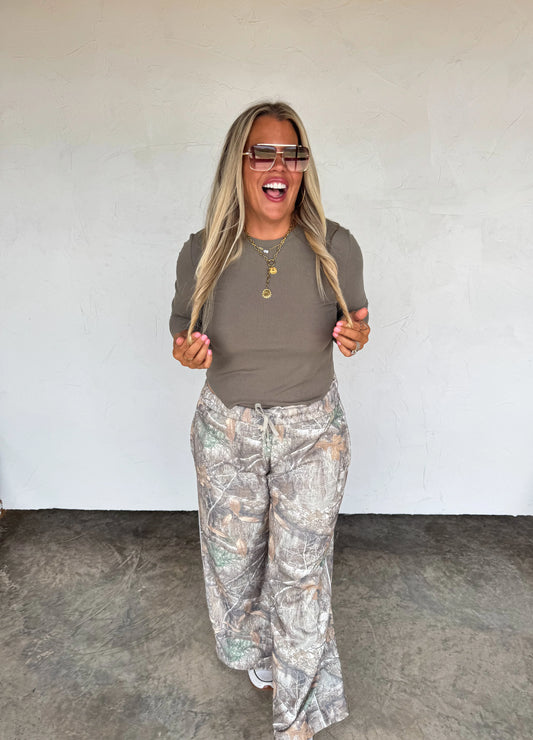 Drift Away wide leg joggers (2 colors)