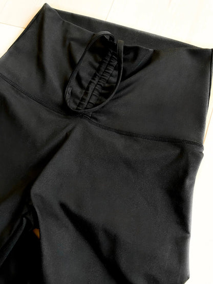 Curve & Contour scrunch compression leggings (2 colors)• Quick Ship